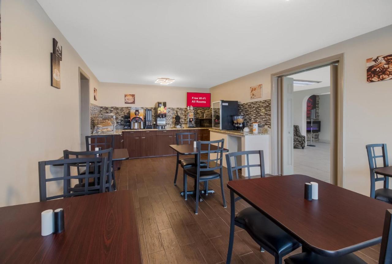 Red Roof Inn & Suites Jackson, Tn Екстериор снимка