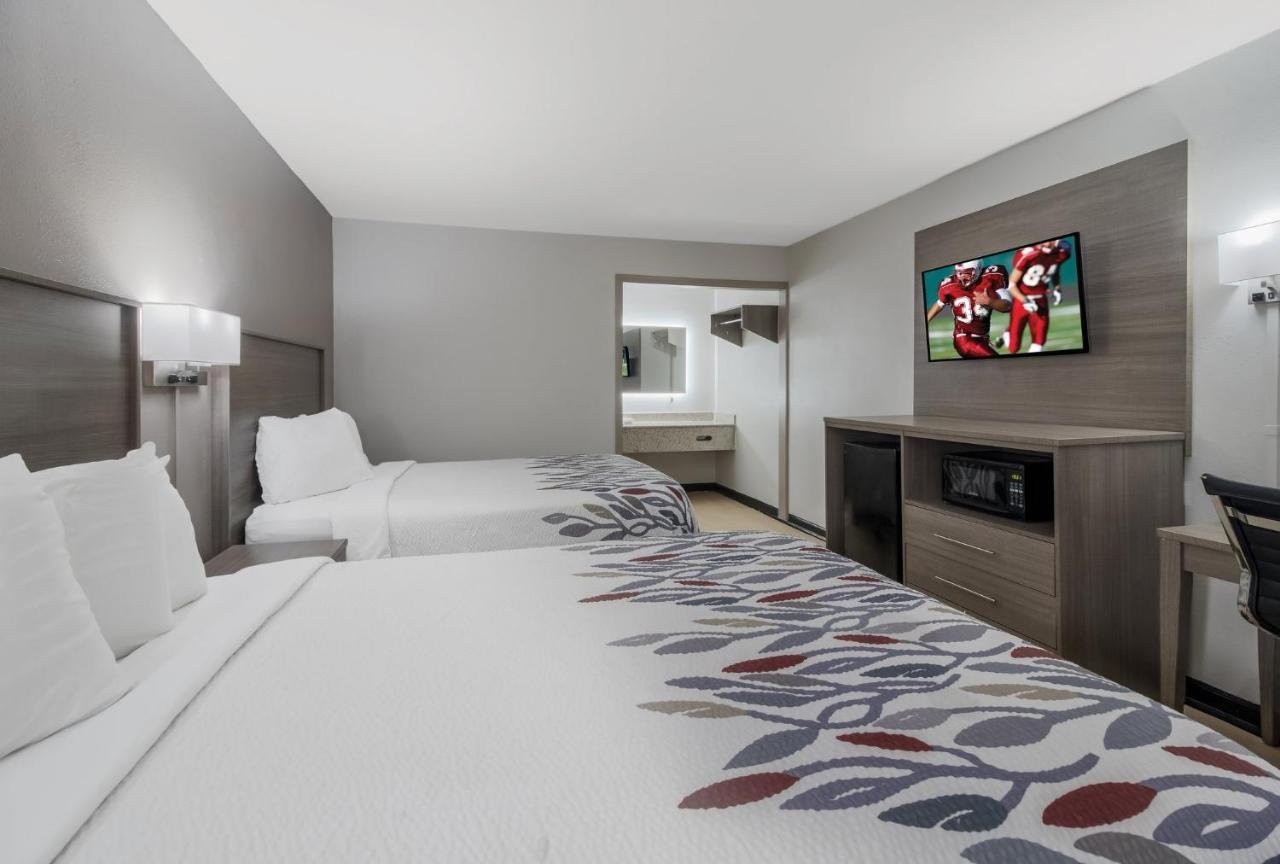 Red Roof Inn & Suites Jackson, Tn Екстериор снимка