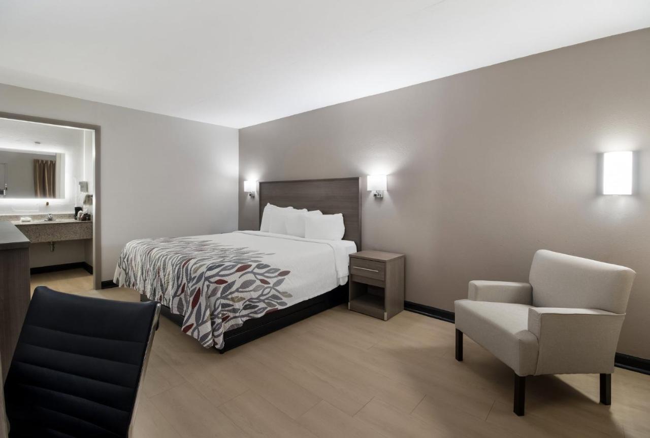 Red Roof Inn & Suites Jackson, Tn Екстериор снимка