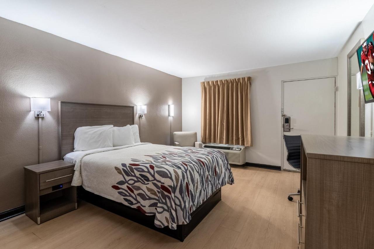 Red Roof Inn & Suites Jackson, Tn Екстериор снимка
