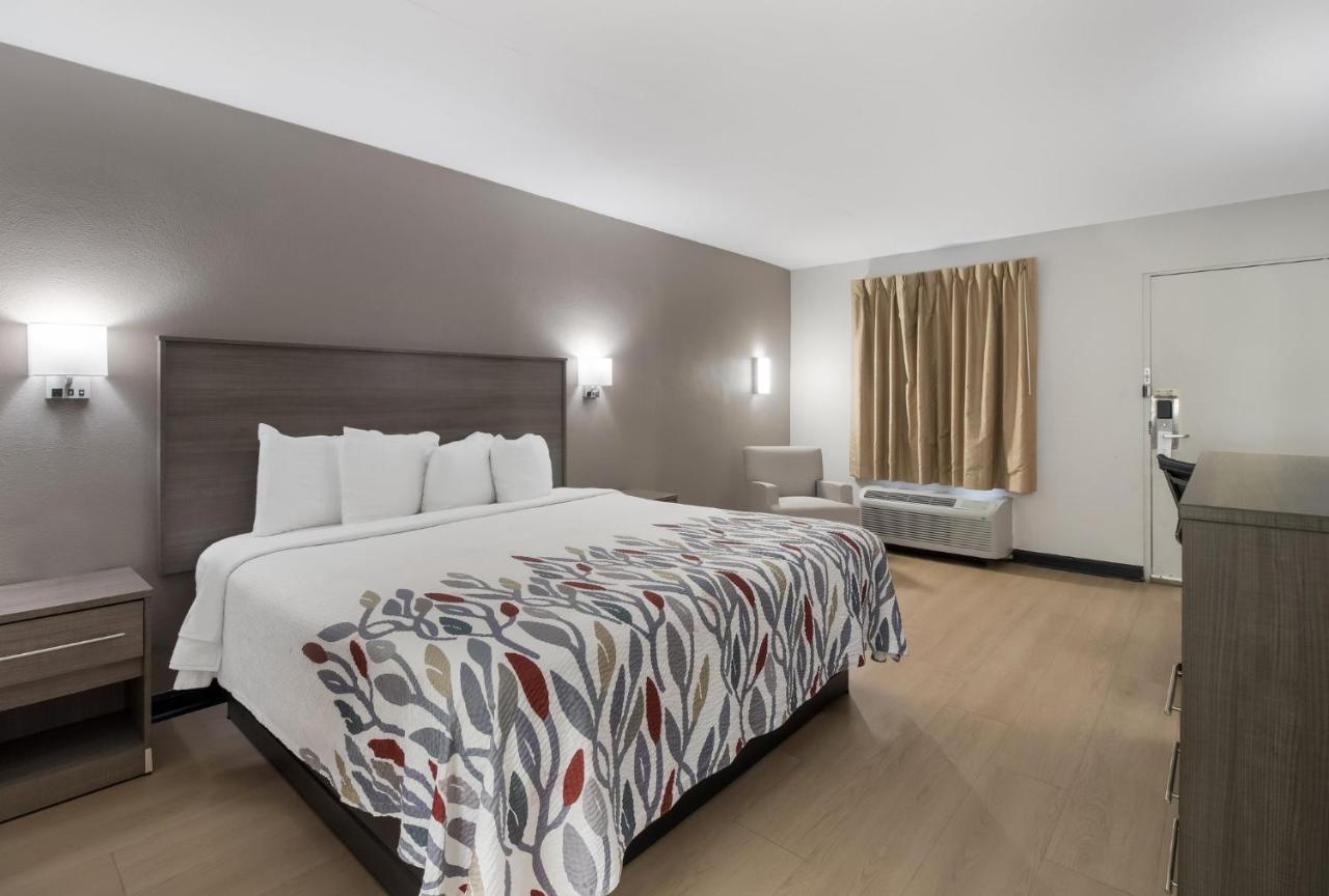 Red Roof Inn & Suites Jackson, Tn Екстериор снимка