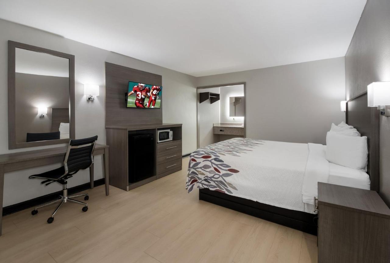 Red Roof Inn & Suites Jackson, Tn Екстериор снимка
