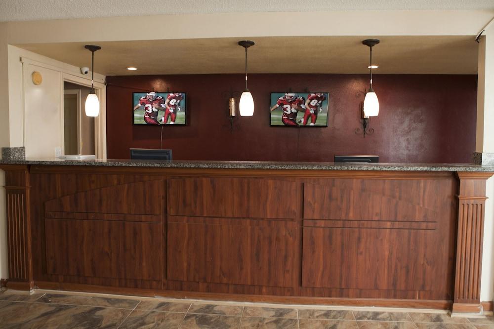Red Roof Inn & Suites Jackson, Tn Екстериор снимка